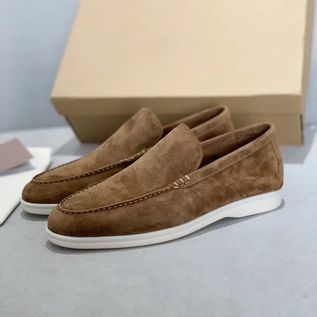 Klassiske slip-ons med kontrastsål