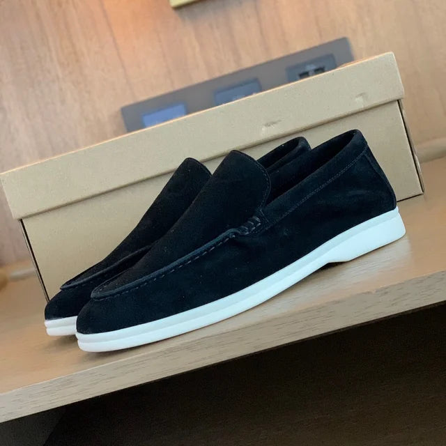 Klassiske slip-ons med kontrastsål