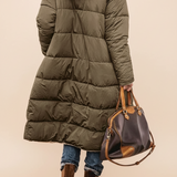 Johna – Luksuriøs vendbar sherpa-frakke