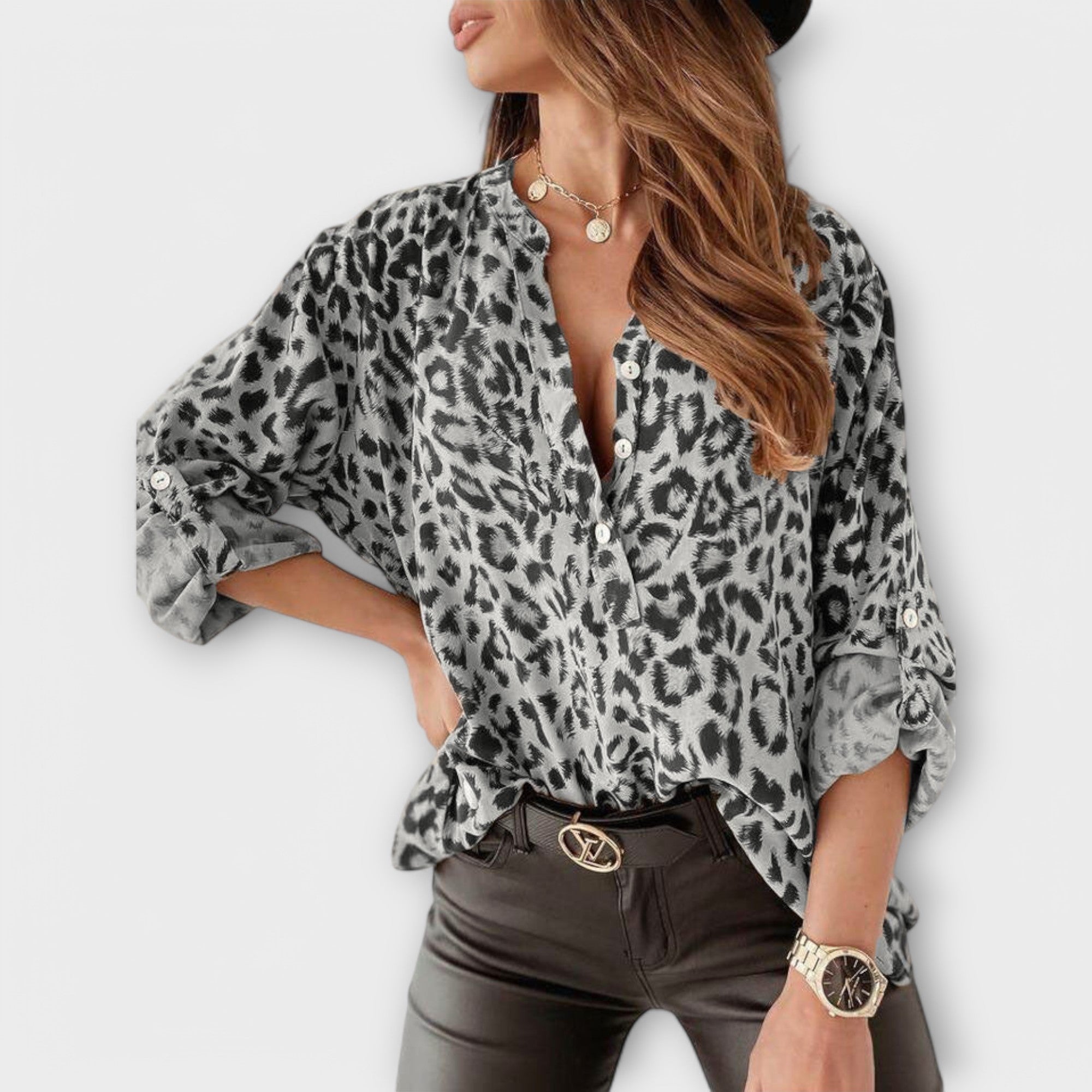 Moderne skjorte med leopardmønster