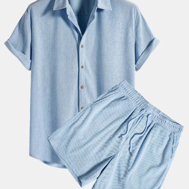 Letvægts-sæt med kortærmet skjorte og shorts