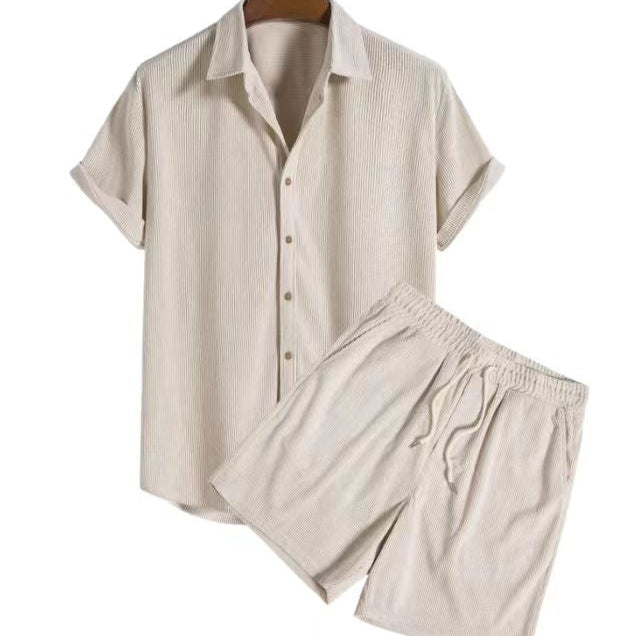 Letvægts-sæt med kortærmet skjorte og shorts