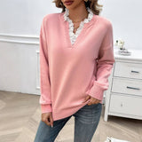 Lara | Elegant Strik med Blondekrave