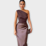Amber One-Shoulder Satin Maxi Kjole