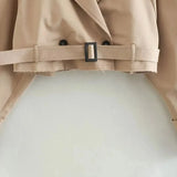 Kort trenchcoat med bælte – vintage-sti