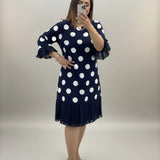 Mila | Damekjole med plisseringer i prikker