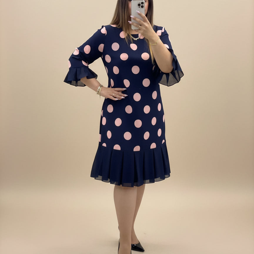 Mila | Damekjole med plisseringer i prikker