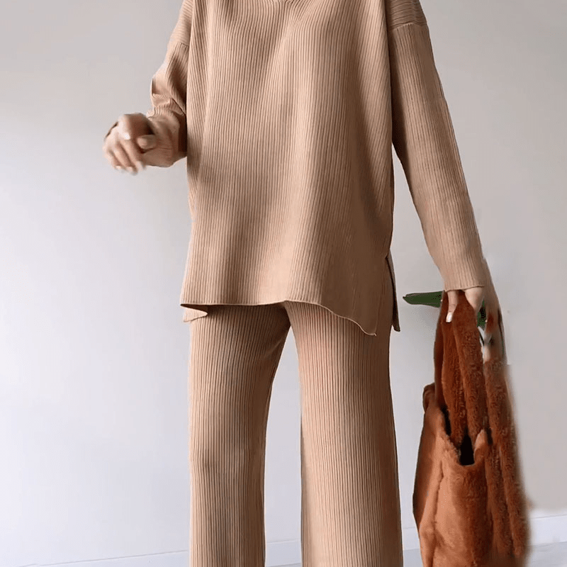 Alayne – Komfortabelt todelt sæt