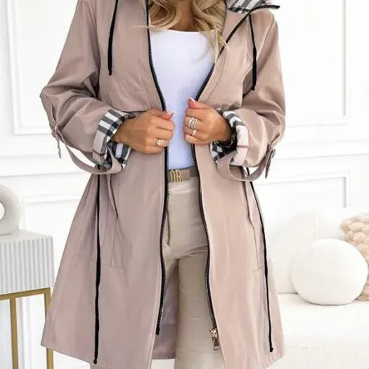 Elvyra - Damejakke med lynlås foran og moderne design